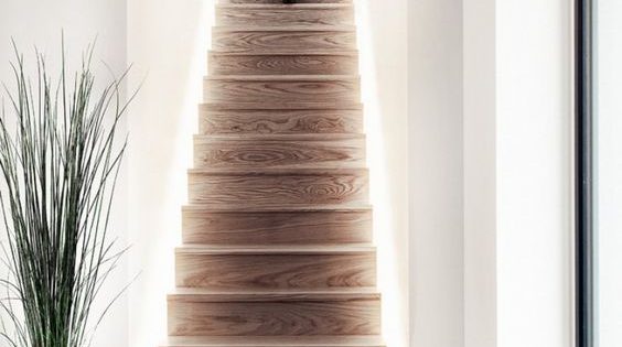 Illuminare la scala con personalità