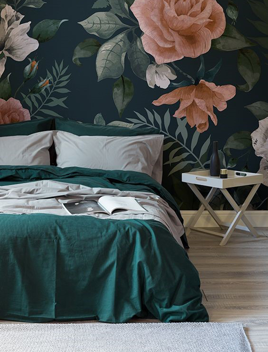 Come arredare una camera da letto moderna con carta da parati a fiori