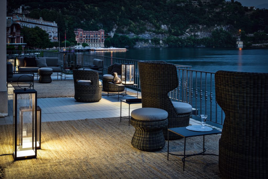 Idee arredamento grande terrazza al lago