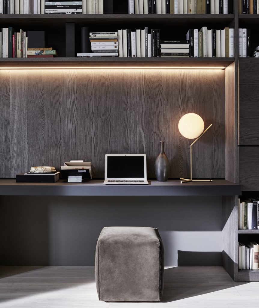 boiserie moderne dietro una parete attrezzata Molteni Boiserie moderna dietro una parete attrezzata