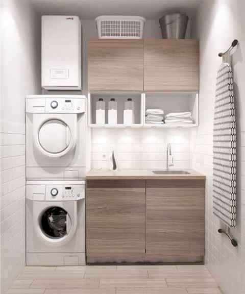  Lavanderia organizzata in cucina con asciugatrice