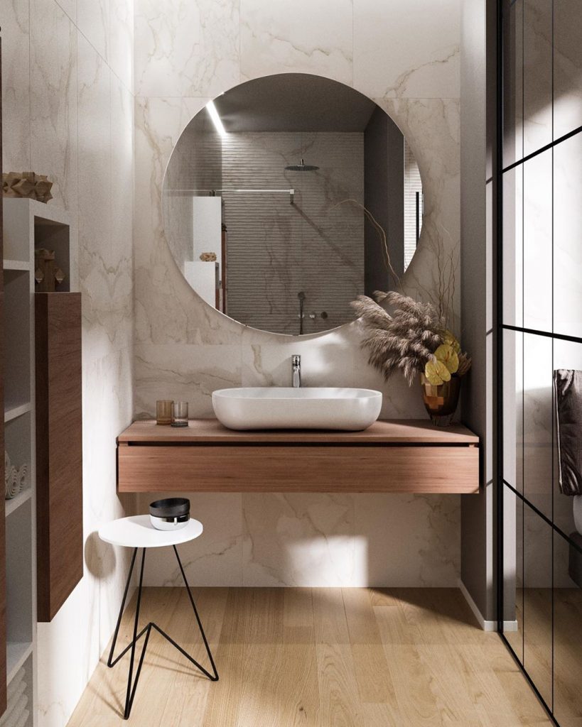 bagno moderno arredato con parete d'accento