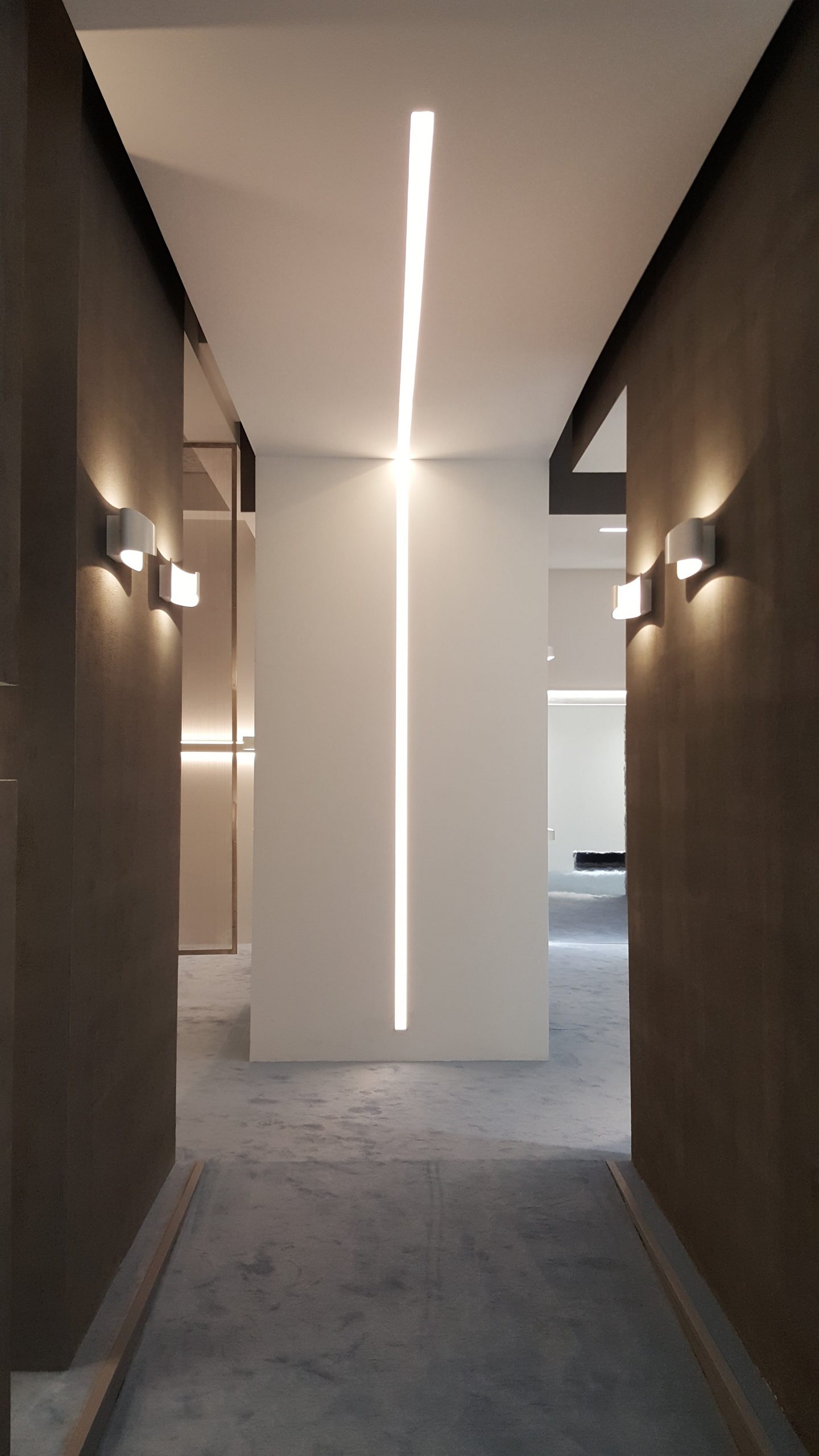 Illuminazione per corridoi moderni